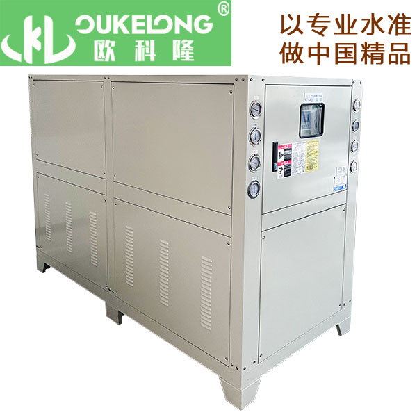 40匹水冷箱式冷水機